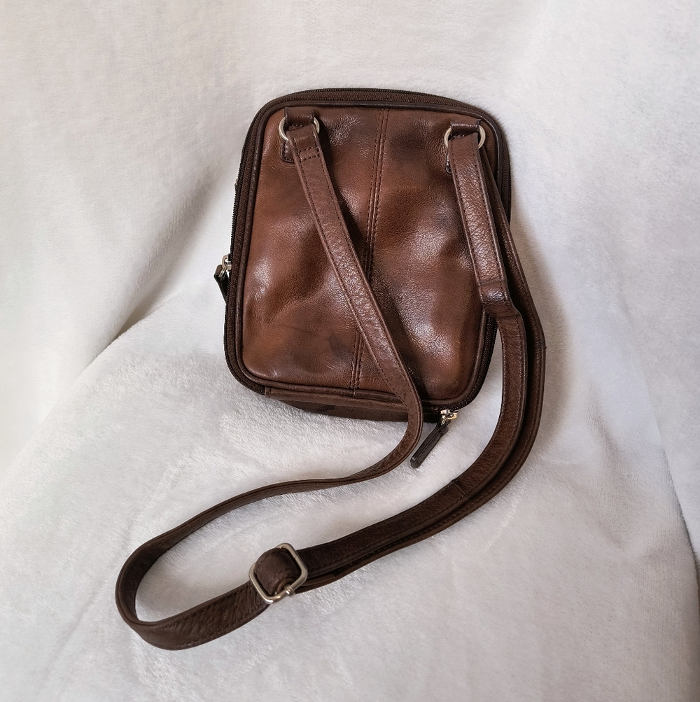 Fossil Purse - Picture 2 of 3
